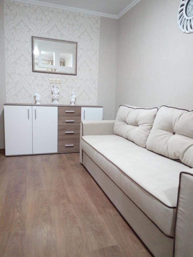 Two-Bedroom Apartment In The Center Khmelʼnytsʼkyy Exteriör bild